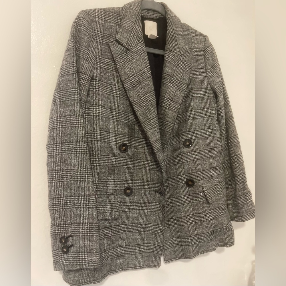 H&M double breasted blazer in gray. Size 2